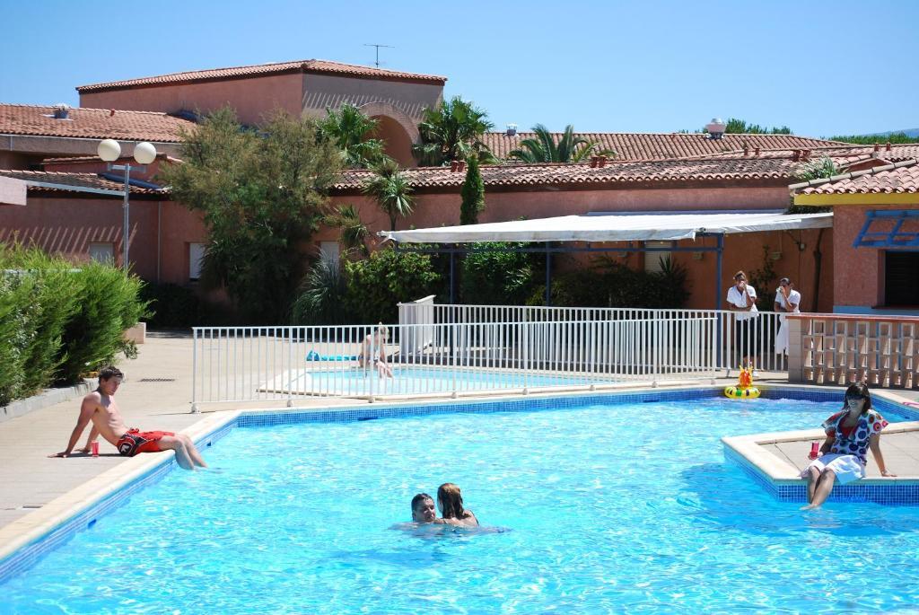 Lagrange Grand Bleu Vacances - Residence Les Jardins De Neptune Сен-Киприен Екстериор снимка